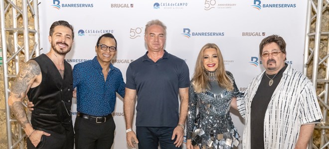 La Romana. Casa de Campo Resort & Villas, el destino de lujo más emblemático del Caribe, ha iniciado las celebraciones de su 50 aniversario con un evento sin precedentes que reunió a renombradas estrellas internacionales. El legendario anfiteatro de Altos de Chavón se transformó en un vibrante epicentro musical, marcando el comienzo de un año lleno de festividades.
... 